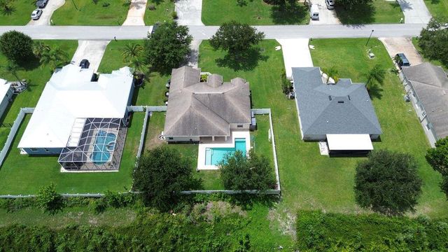 2606 Serenity Circle N, Fort Pierce, FL 34981