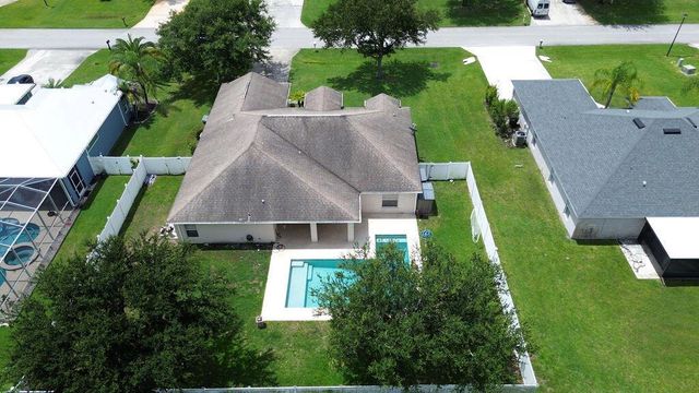 2606 Serenity Circle N, Fort Pierce, FL 34981