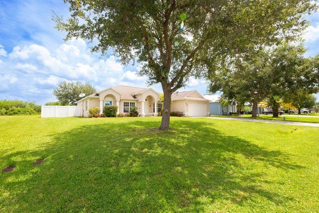 2606 Serenity Circle N, Fort Pierce, FL 34981