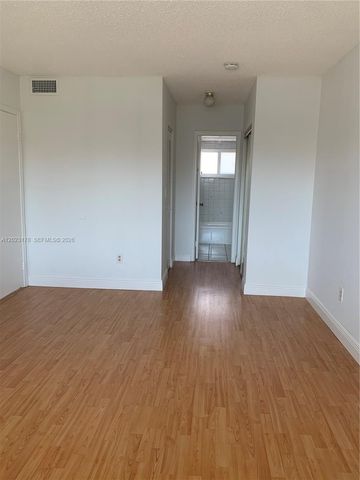 7703 Camino Real A-405, Miami, FL 33143