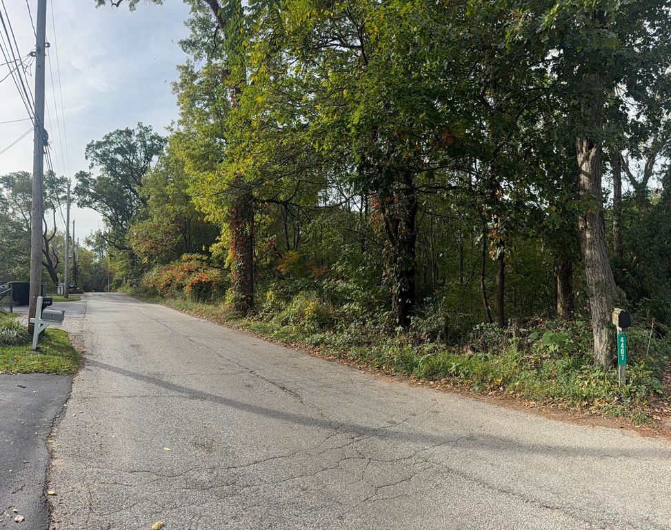 4403 Flint Lake Gateway, Valparaiso, IN 46383