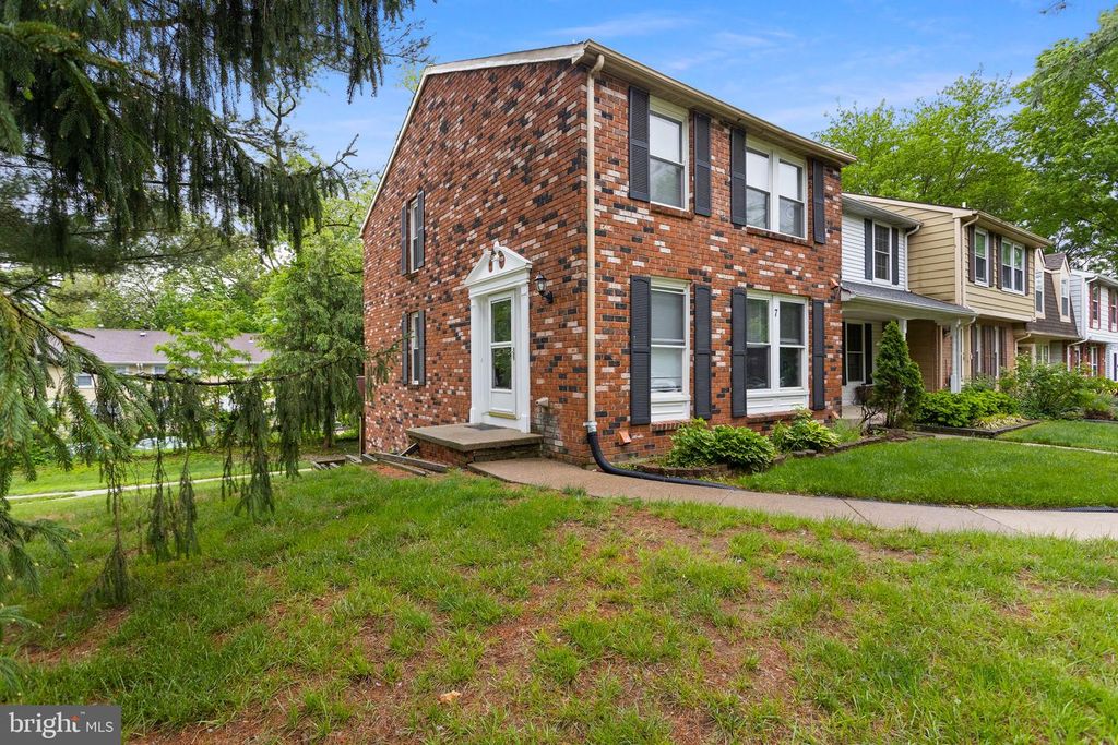 7 WOODLAND CT, Hamilton Twp, NJ 08610 — exterior