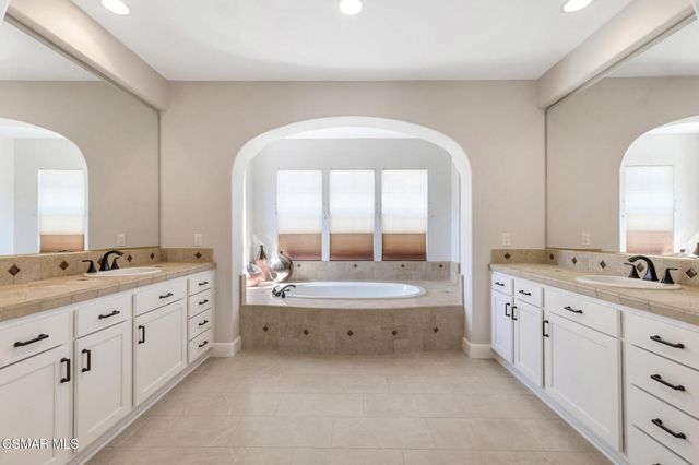 4347 Via Entrada, Newbury Park, CA 91320