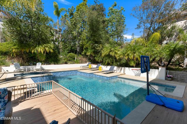 4347 Via Entrada, Newbury Park, CA 91320