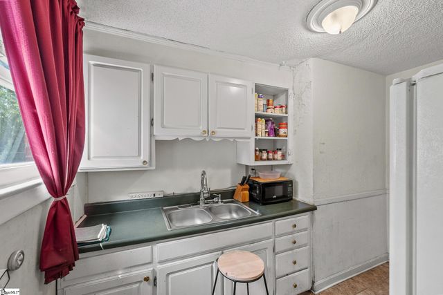 9 Glenwood Lane, Greenville, SC 29605