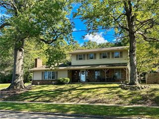 737 N Bentley Avenue, Niles, OH 44446