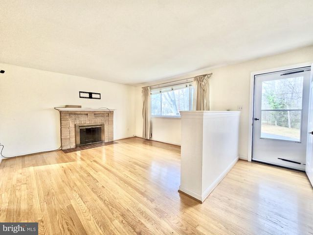 7400 PEMBROKE DR, Clinton, MD 20735