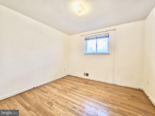 7400 PEMBROKE DR, Clinton, MD 20735