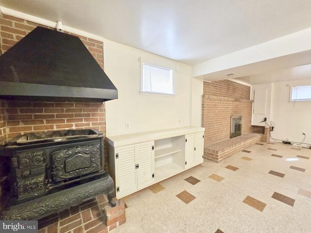 7400 PEMBROKE DR, Clinton, MD 20735