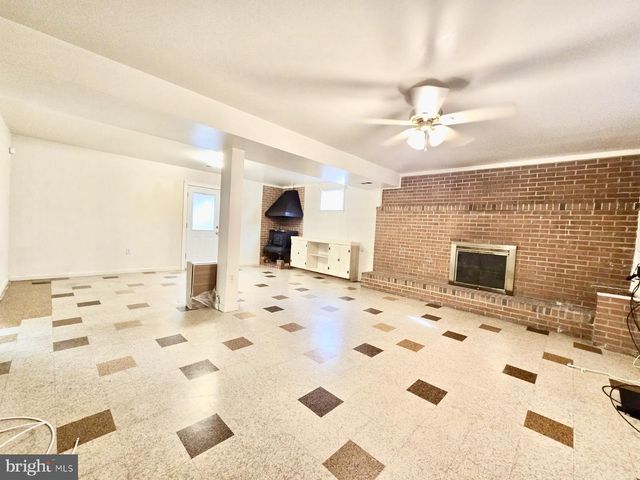 7400 PEMBROKE DR, Clinton, MD 20735