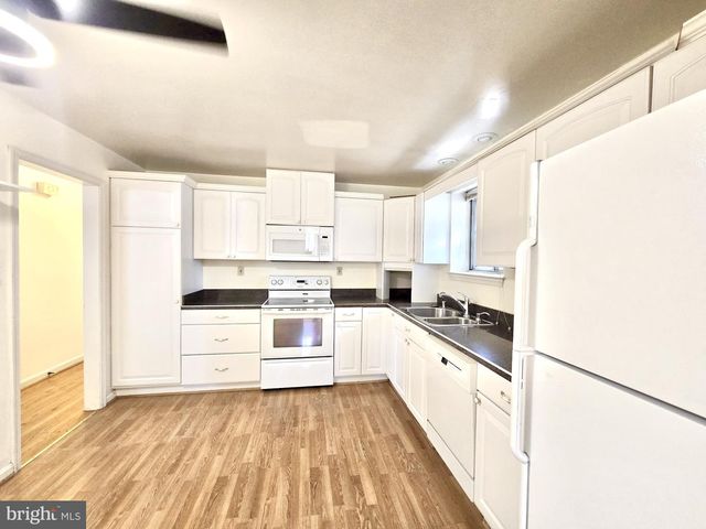 7400 PEMBROKE DR, Clinton, MD 20735