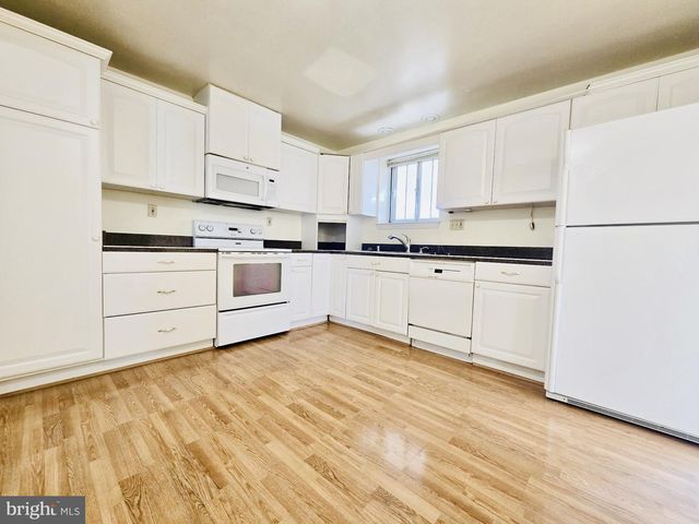 7400 PEMBROKE DR, Clinton, MD 20735