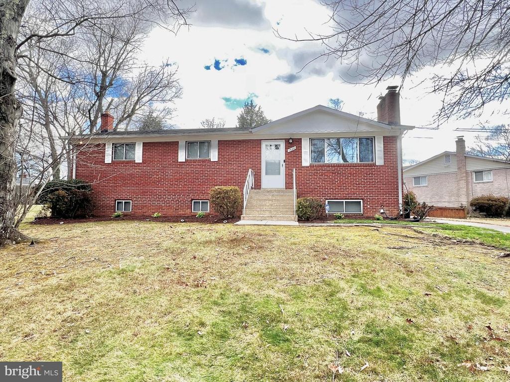 7400 PEMBROKE DR, Clinton, MD 20735