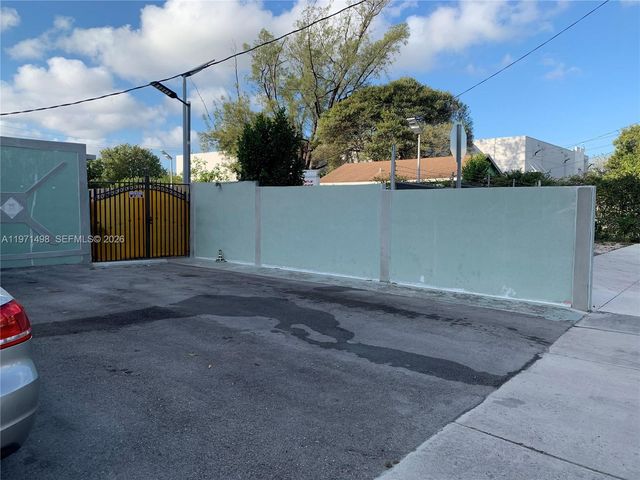 3560 NW 35th Street, Miami, FL 33142
