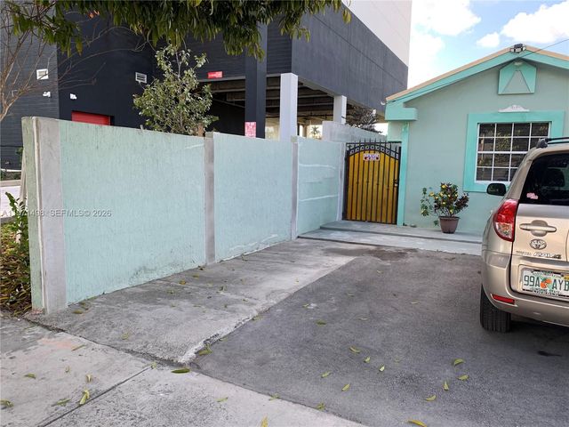 3560 NW 35th Street, Miami, FL 33142