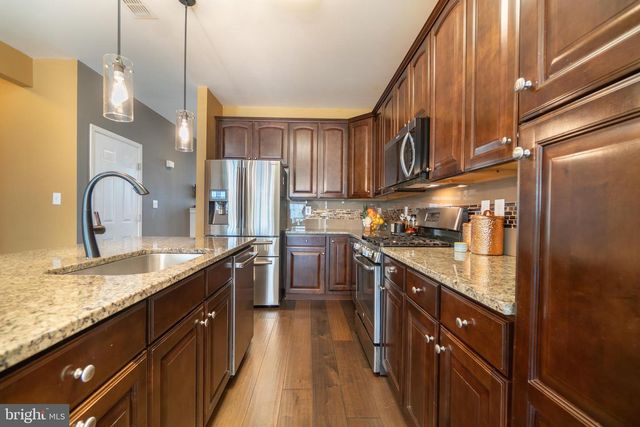 32 MORRIS LANE, Cranbury, NJ 08512