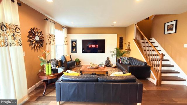 32 MORRIS LANE, Cranbury, NJ 08512