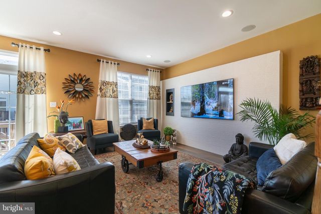 32 MORRIS LANE, Cranbury, NJ 08512