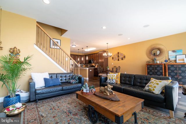32 MORRIS LANE, Cranbury, NJ 08512