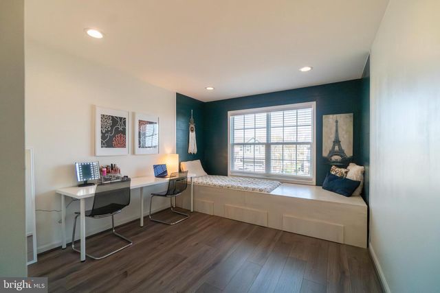 32 MORRIS LANE, Cranbury, NJ 08512