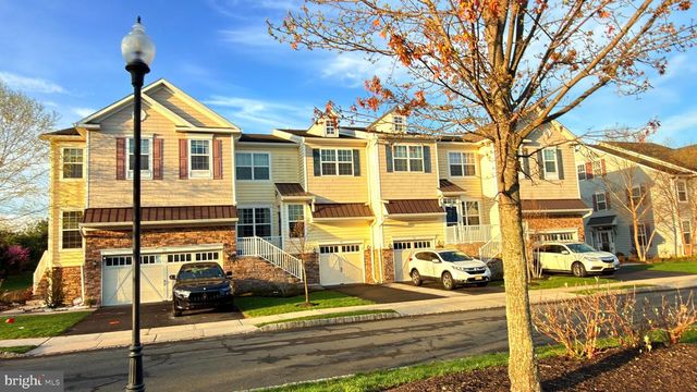 32 MORRIS LANE, Cranbury, NJ 08512