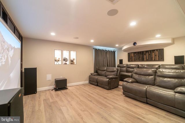 32 MORRIS LANE, Cranbury, NJ 08512