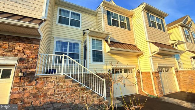 32 MORRIS LANE, Cranbury, NJ 08512