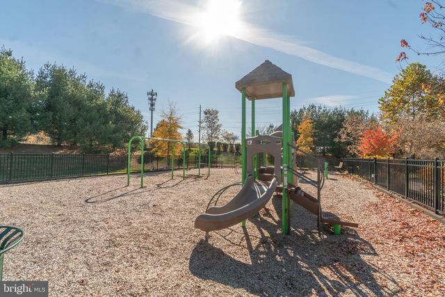 32 MORRIS LANE, Cranbury, NJ 08512