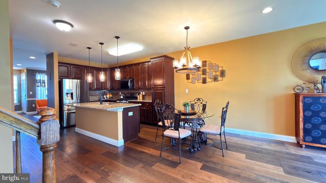 32 MORRIS LANE, Cranbury, NJ 08512
