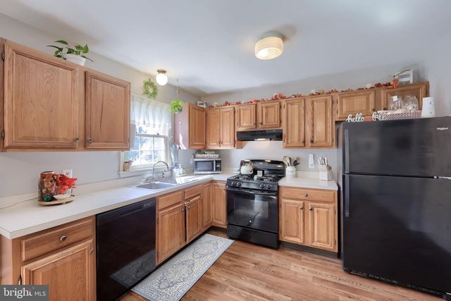 2 BROOKVIEW DR, Lititz, PA 17543