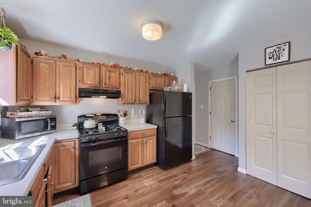 2 BROOKVIEW DR, Lititz, PA 17543
