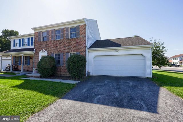 2 BROOKVIEW DR, Lititz, PA 17543