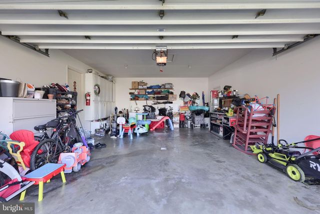 2 BROOKVIEW DR, Lititz, PA 17543