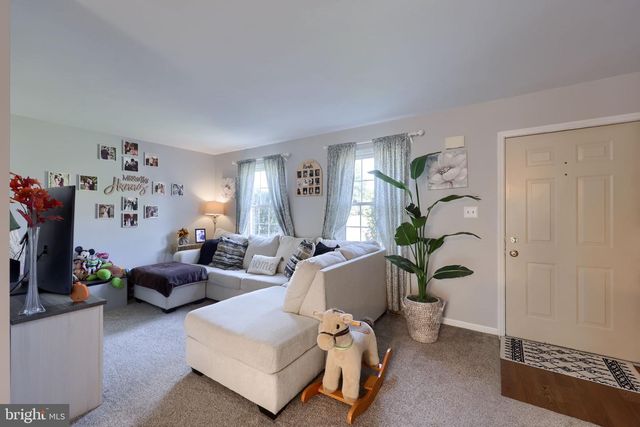 2 BROOKVIEW DR, Lititz, PA 17543