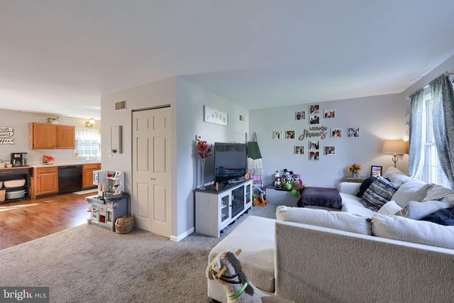 2 BROOKVIEW DR, Lititz, PA 17543