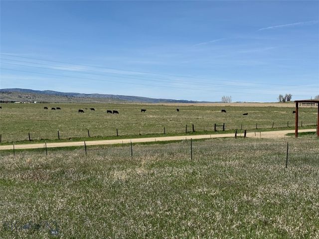 100 Queen Lane, Clyde Park, MT 59047