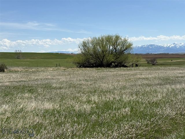 100 Queen Lane, Clyde Park, MT 59047
