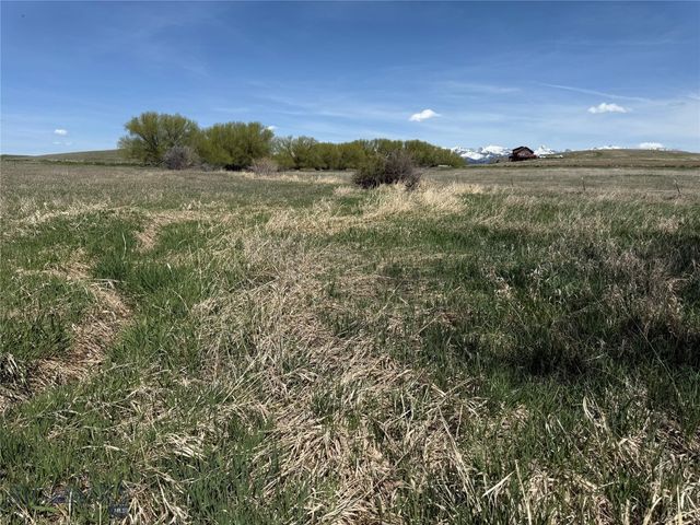 100 Queen Lane, Clyde Park, MT 59047