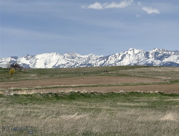 100 Queen Lane, Clyde Park, MT 59047