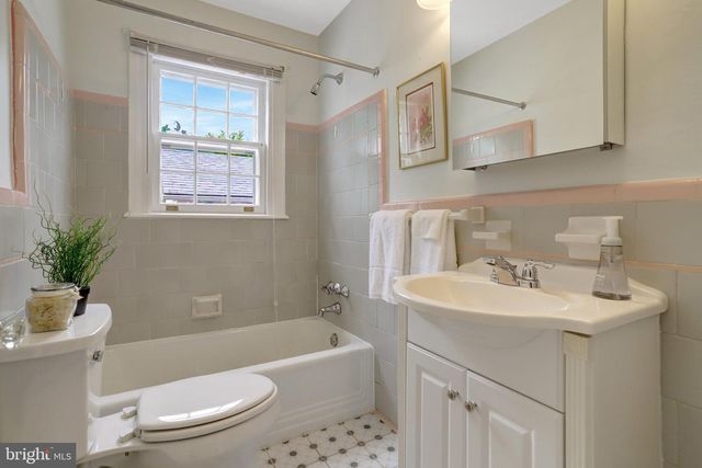 34 S PERSHING DR, Arlington, VA 22204