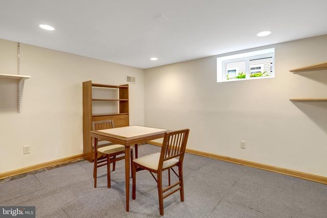 34 S PERSHING DR, Arlington, VA 22204