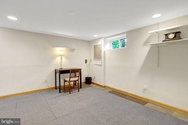 34 S PERSHING DR, Arlington, VA 22204