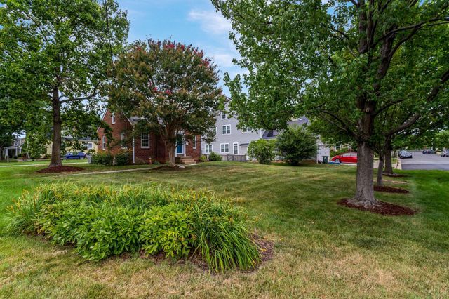 34 S PERSHING DR, Arlington, VA 22204