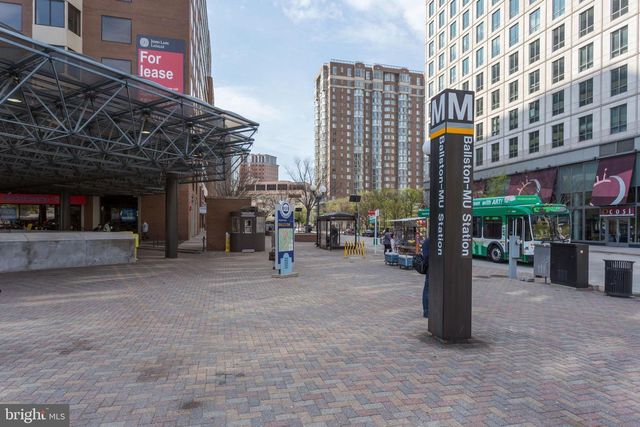 34 S PERSHING DR, Arlington, VA 22204