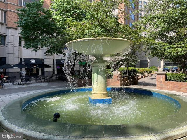 34 S PERSHING DR, Arlington, VA 22204