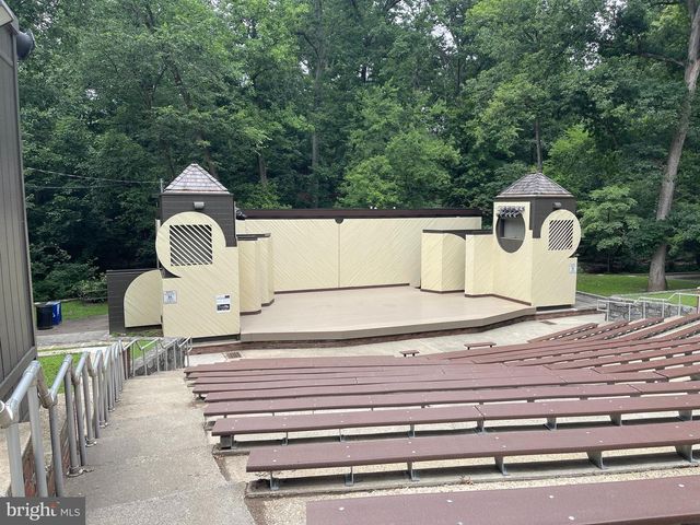 34 S PERSHING DR, Arlington, VA 22204