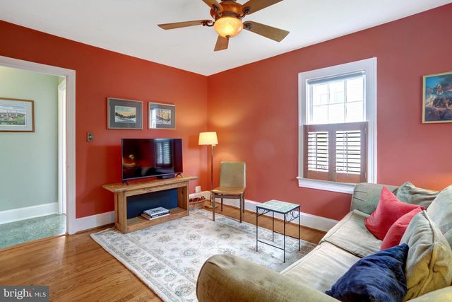 34 S PERSHING DR, Arlington, VA 22204