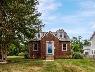 34 S PERSHING DR, Arlington, VA 22204