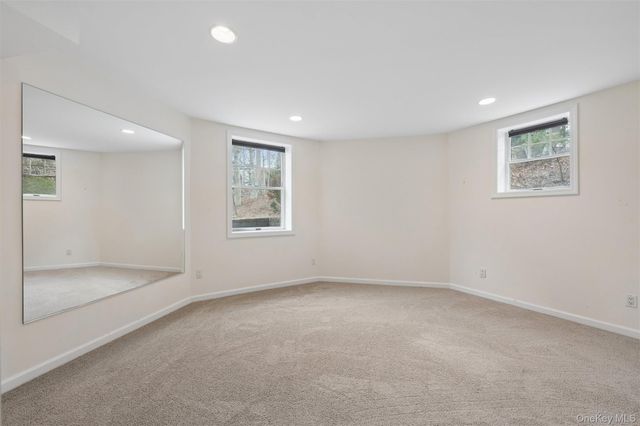 61 Channing Cross, Hampton Bays, NY 11946