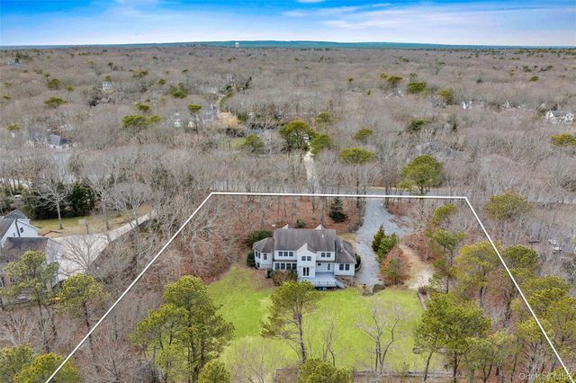 61 Channing Cross, Hampton Bays, NY 11946
